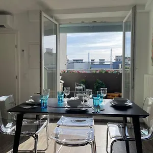 Dachgeschoss Für 4 Mit Terrasse Wien