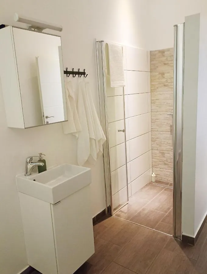 アパート 3 Bedrooms With Ensuite Bathrooms ウィーン
